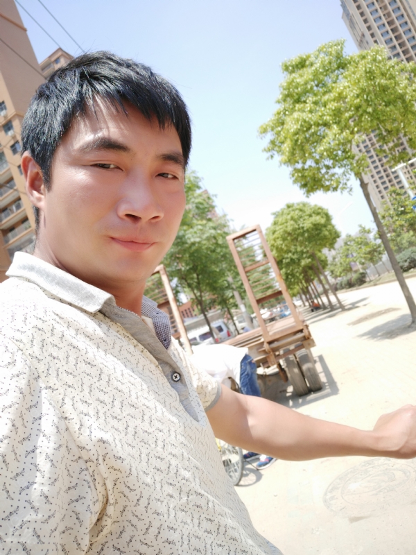 勇哥的第一张照片--乌鲁木齐相亲服务中心