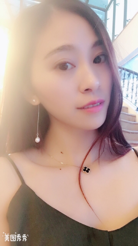 隨風的云的第一张照片--乌鲁木齐相亲服务中心