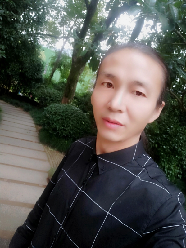 北方的狼的第一张照片--乌鲁木齐相亲服务中心