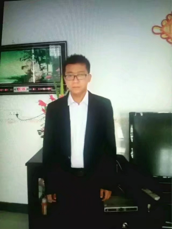 依然疼痛的第一张照片--乌鲁木齐相亲服务中心