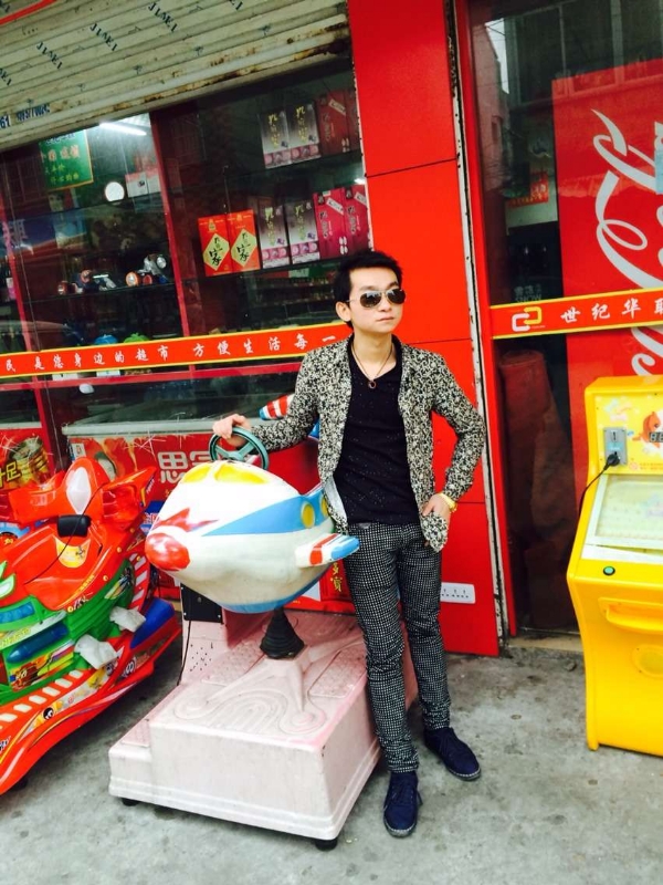 阳光帅气男嘉宾的第一张照片--乌鲁木齐相亲服务中心