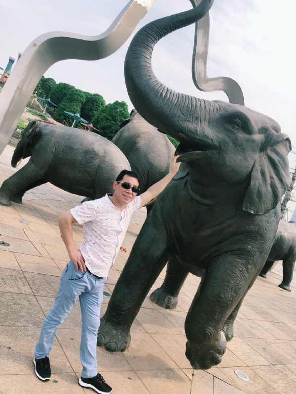 朝望大海的第三张照片--乌鲁木齐相亲服务中心