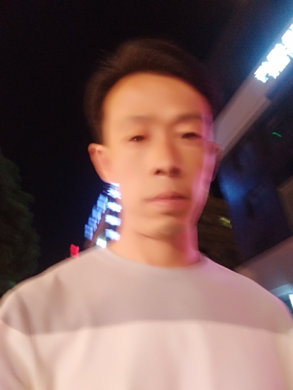 找个人来爱的第一张照片--乌鲁木齐相亲服务中心