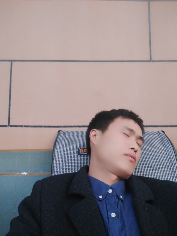 有钱爱情才能长久的第一张照片--乌鲁木齐相亲服务中心