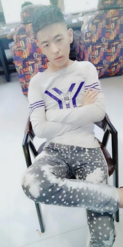 神木市二强的第一张照片--乌鲁木齐相亲服务中心