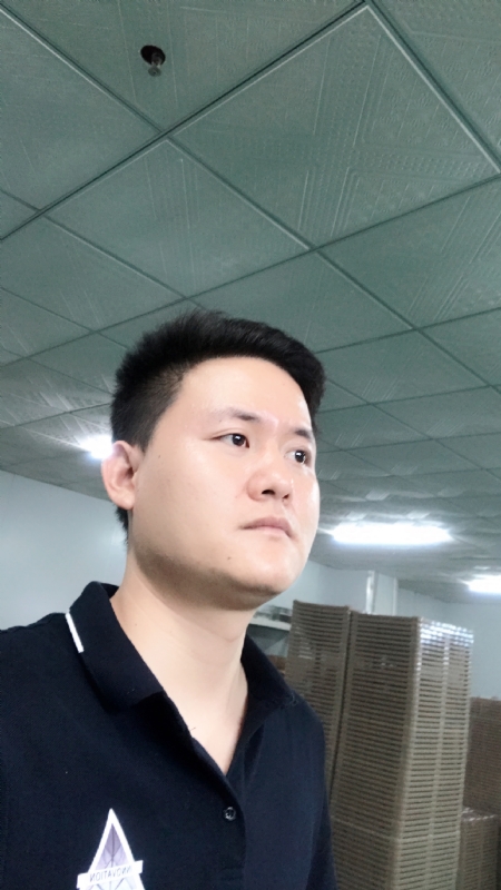 伟的第一张照片--乌鲁木齐相亲服务中心