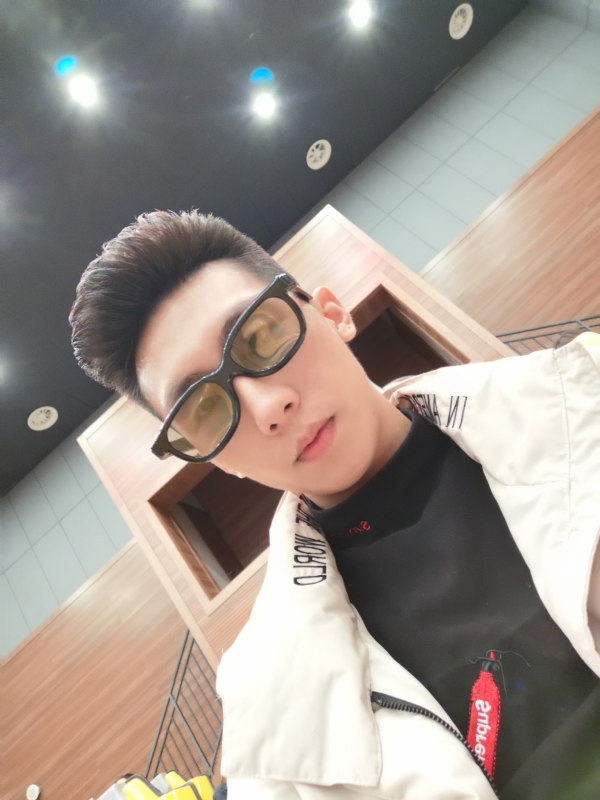 少年已不在年少的第一张照片--乌鲁木齐相亲服务中心