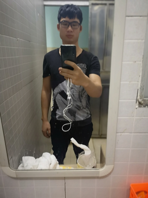 右手的执着的第一张照片--乌鲁木齐相亲服务中心