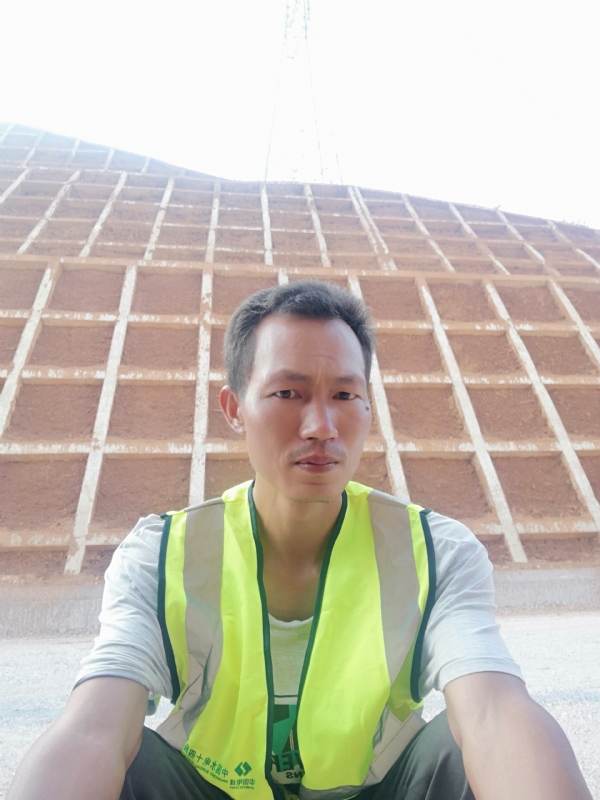 哥们的第一张照片--乌鲁木齐相亲服务中心