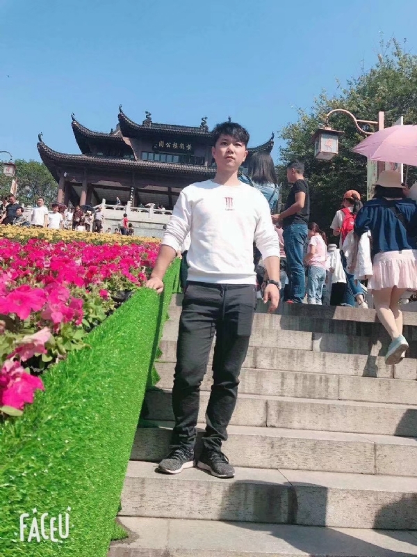 坦然的第二张照片--乌鲁木齐相亲服务中心