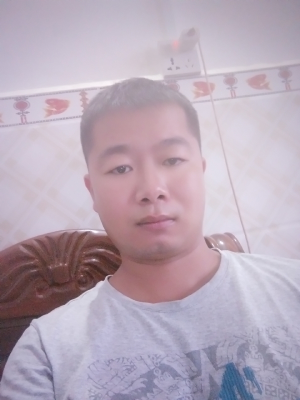 心雨的第一张照片--乌鲁木齐相亲服务中心