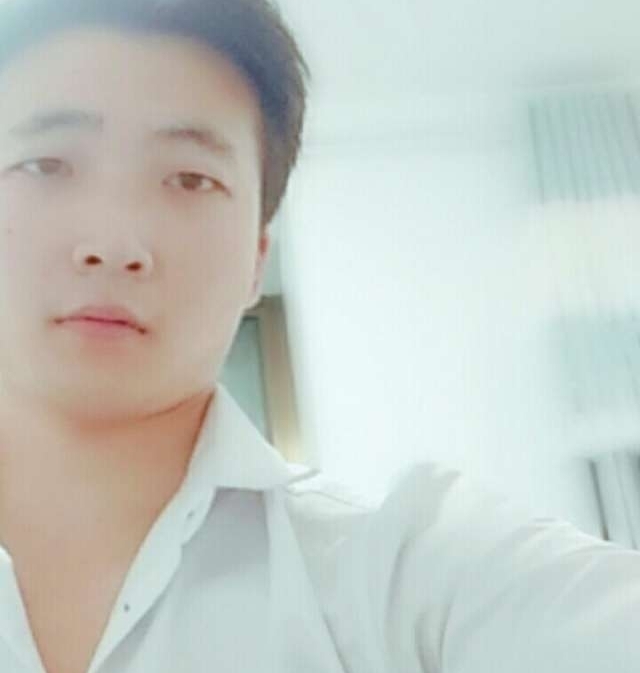 华英雄的第一张照片--乌鲁木齐相亲服务中心