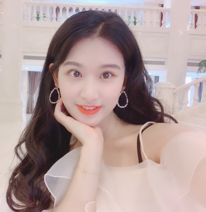 薇信zsqyaer的第一张照片--乌鲁木齐相亲服务中心
