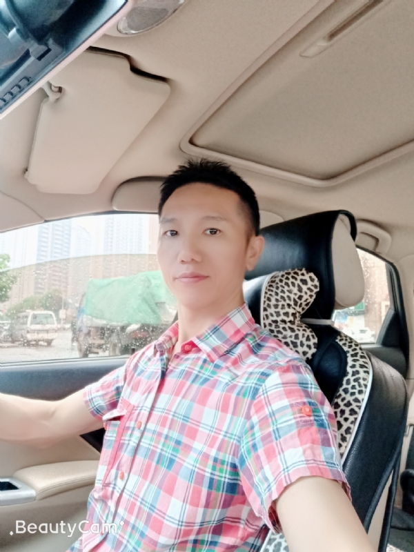 东方的第一张照片--乌鲁木齐相亲服务中心