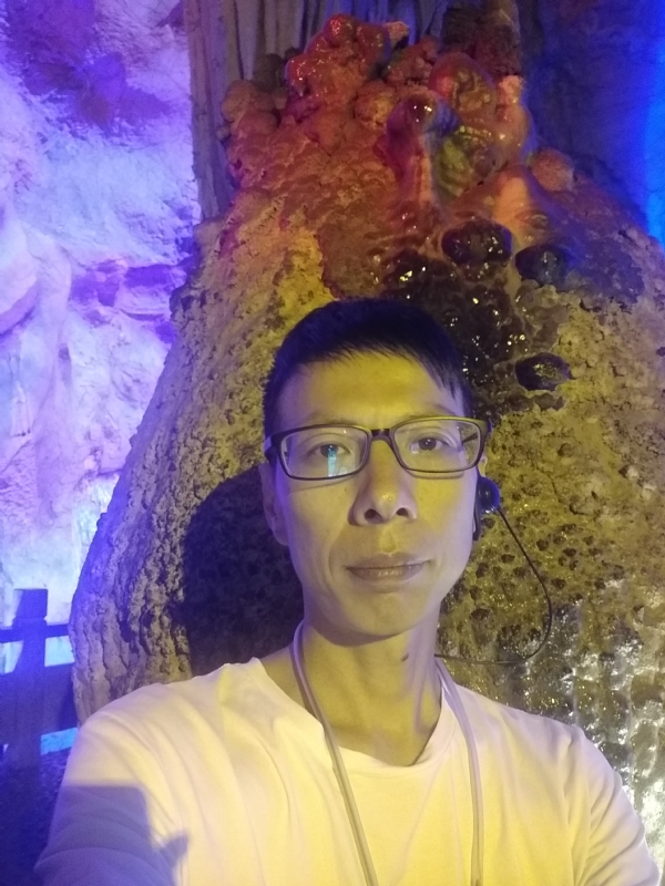 红叶的第一张照片--乌鲁木齐相亲服务中心