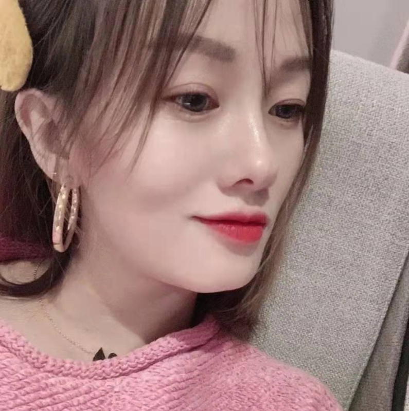 微醺的笑容的第一张照片--乌鲁木齐相亲服务中心