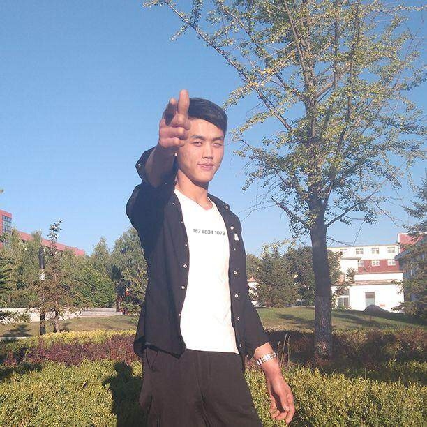 小受的第一张照片--乌鲁木齐相亲服务中心