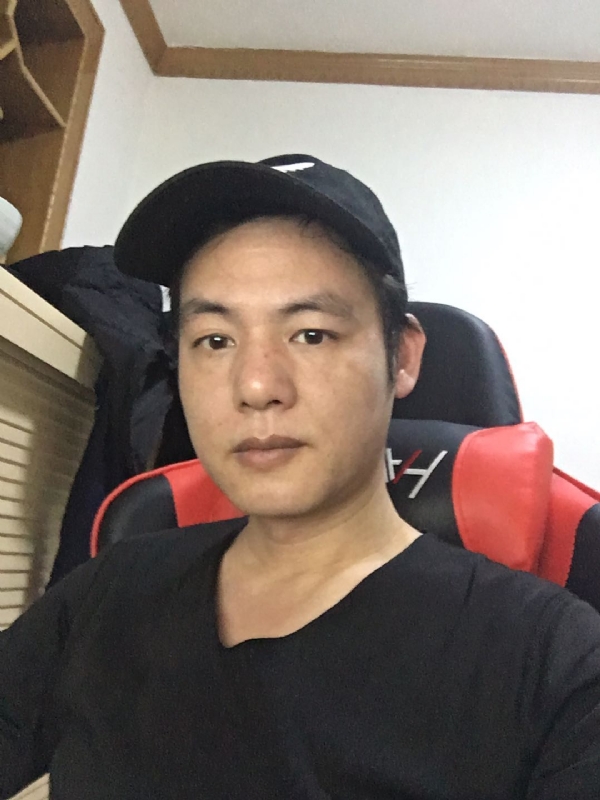 扛枪打鸟的第一张照片--乌鲁木齐相亲服务中心