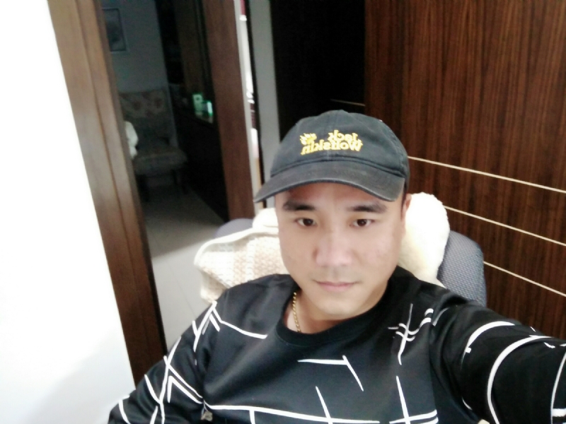 坚持我爱的第一张照片--乌鲁木齐相亲服务中心