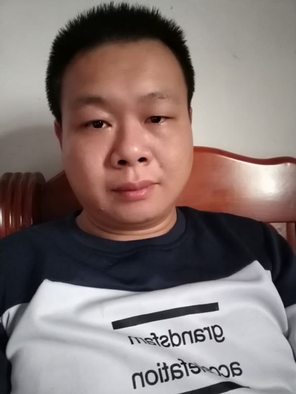 飞的第一张照片--乌鲁木齐相亲服务中心