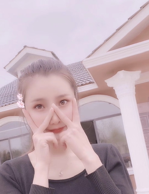 小媛的第一张照片--乌鲁木齐相亲服务中心