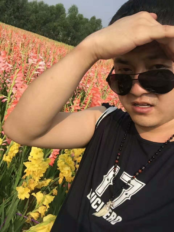 QH-蓝细胞的第一张照片--乌鲁木齐相亲服务中心