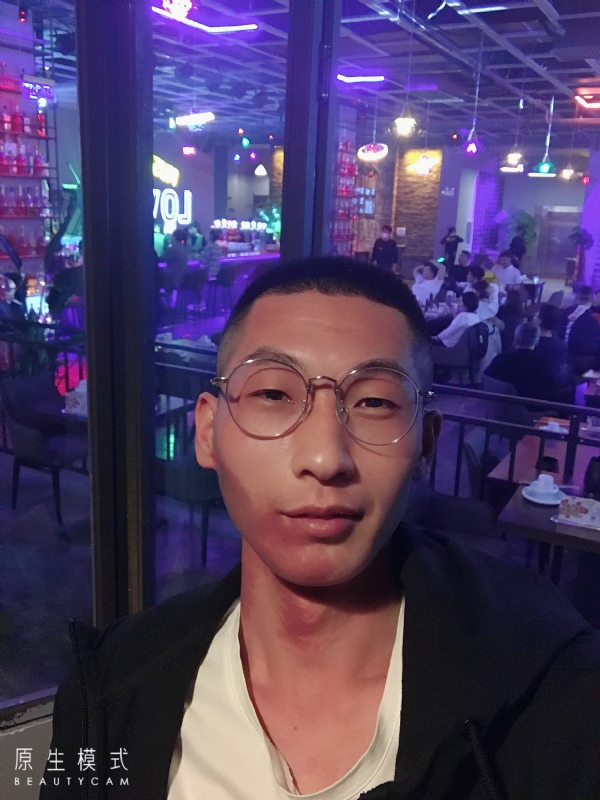 东北小伙的第一张照片--乌鲁木齐相亲服务中心