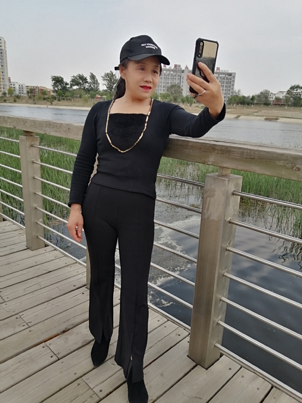 阳光你好的第四张照片--乌鲁木齐相亲服务中心