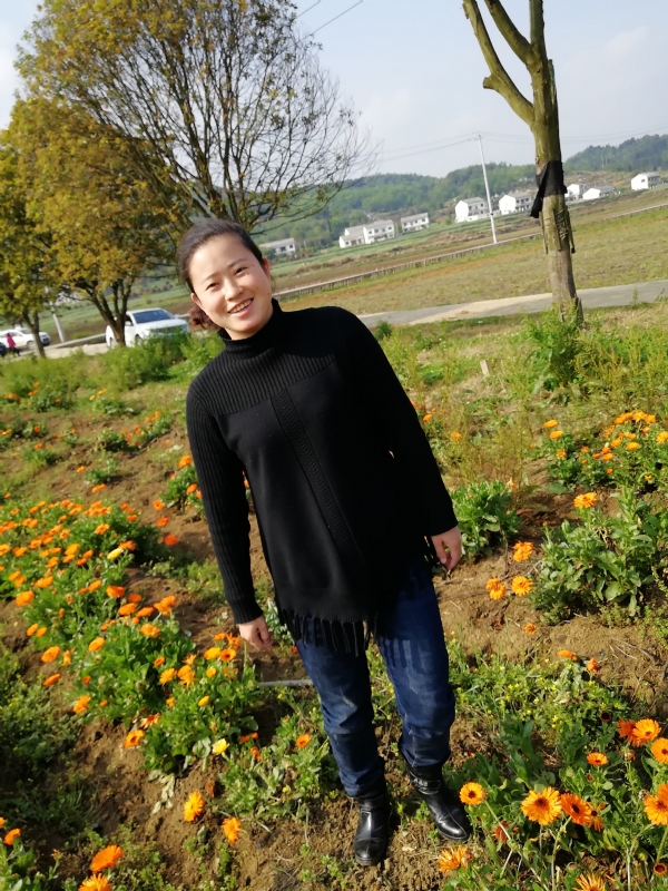 征婚女人的第二张照片--乌鲁木齐相亲服务中心