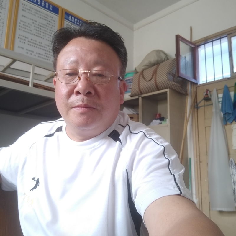 咣次次的第一张照片--乌鲁木齐相亲服务中心