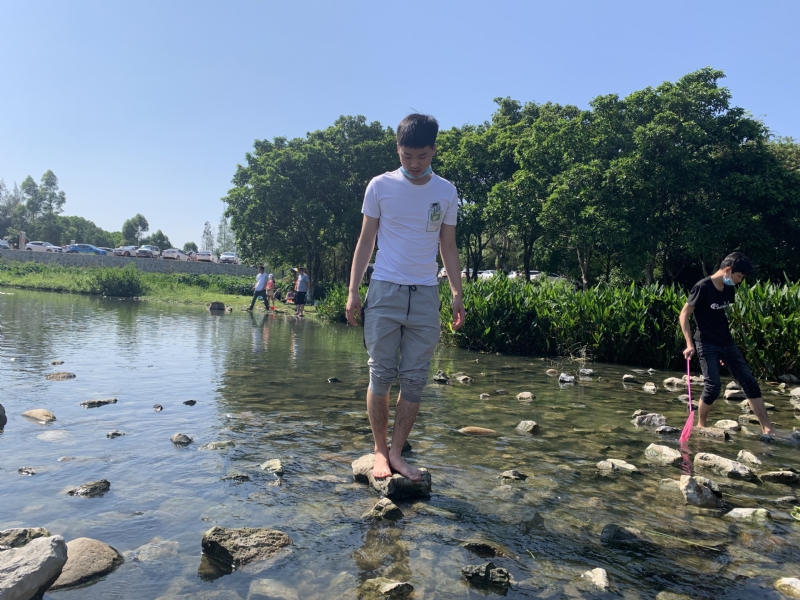 放假吃鸡的第二张照片--乌鲁木齐相亲服务中心