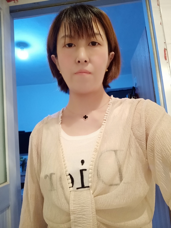 芬儿的第一张照片--乌鲁木齐相亲服务中心