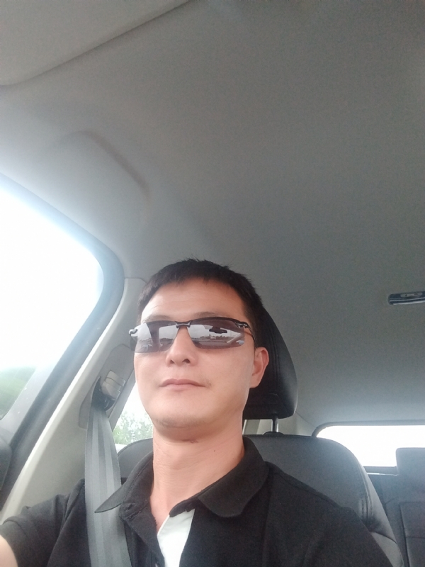 孤独的男人的第二张照片--乌鲁木齐相亲服务中心