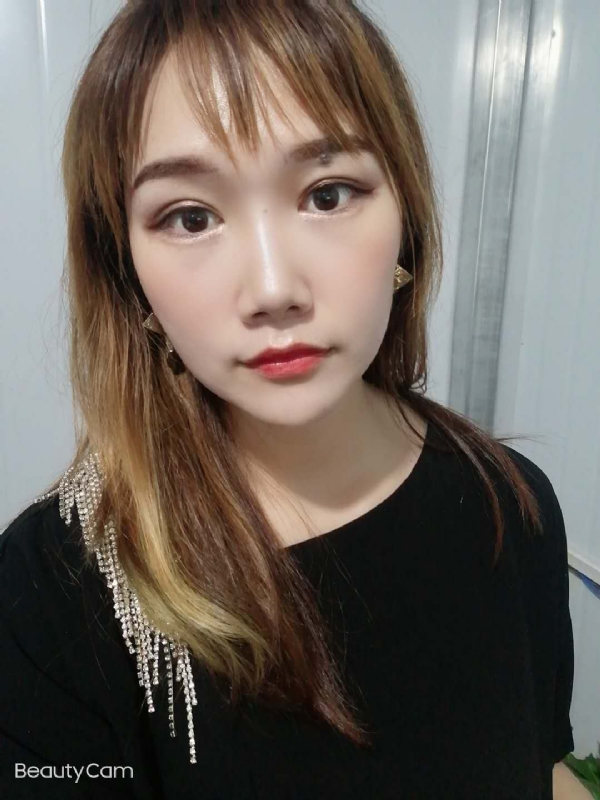 艾薇的第三张照片--乌鲁木齐相亲服务中心