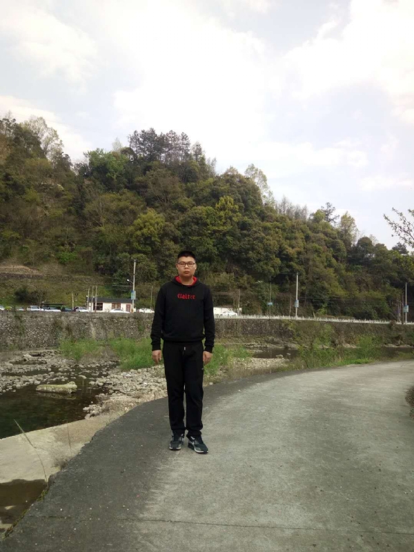 等着上钩的鱼的第一张照片--乌鲁木齐相亲服务中心