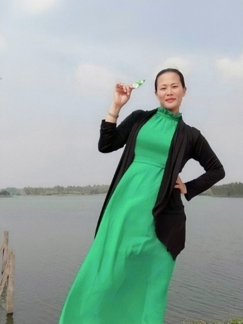 李梅的第二张照片--乌鲁木齐相亲服务中心