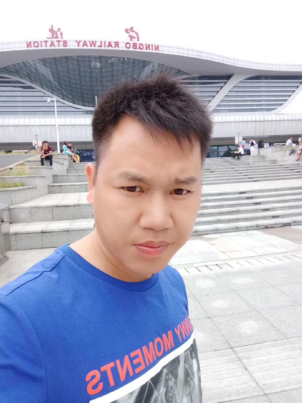 笑对人生的第一张照片--乌鲁木齐相亲服务中心