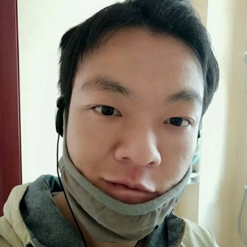 泡沫哭泣的第一张照片--乌鲁木齐相亲服务中心