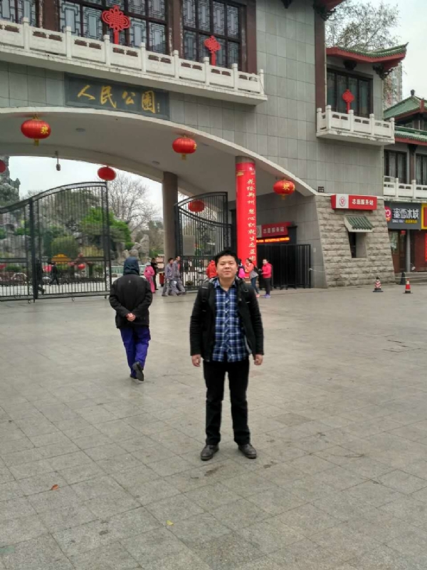 在奋斗的第一张照片--乌鲁木齐相亲服务中心