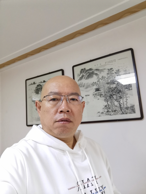 光头博士的第一张照片--乌鲁木齐相亲服务中心