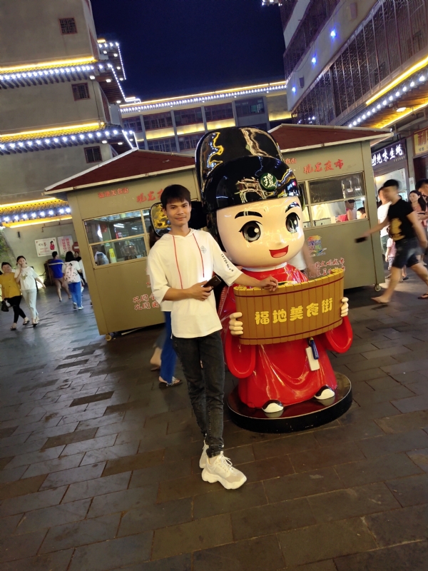 圆嘟嘟的瘦子的第一张照片--乌鲁木齐相亲服务中心