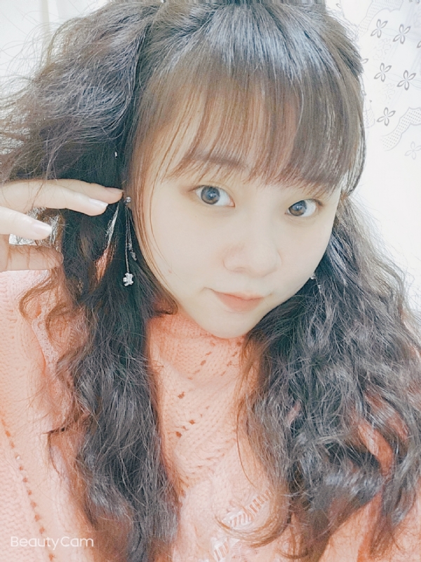 艾薇儿的第一张照片--乌鲁木齐相亲服务中心
