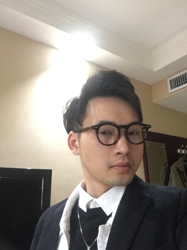 曾亮的第二张照片--乌鲁木齐相亲服务中心