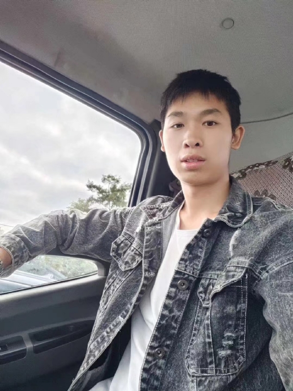 康康的第一张照片--乌鲁木齐相亲服务中心