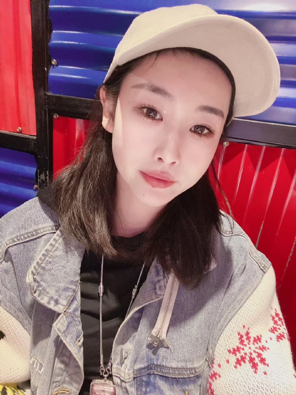 玲珑的第一张照片--乌鲁木齐相亲服务中心