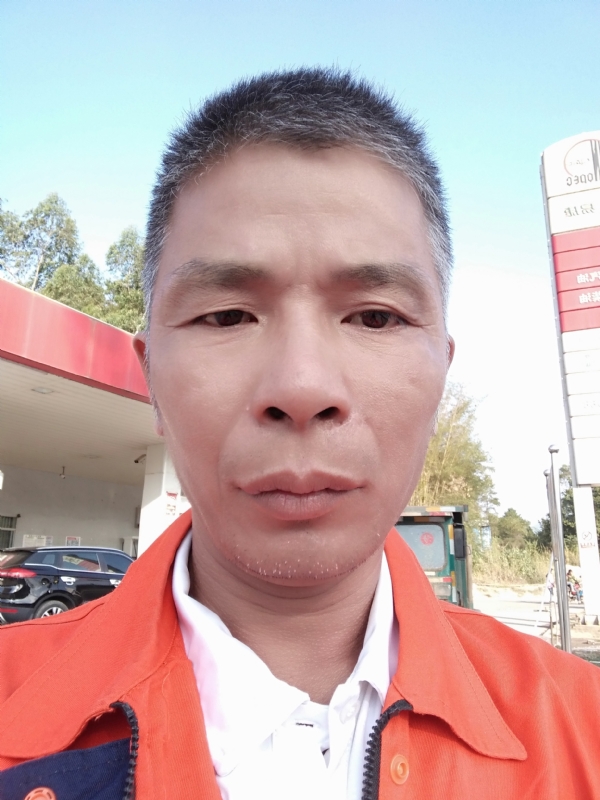 静候缘分的第一张照片--乌鲁木齐相亲服务中心