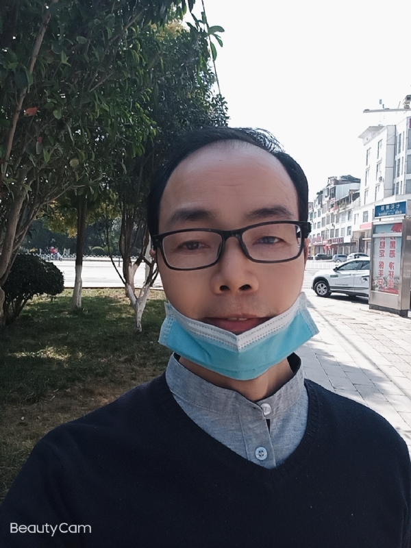 开心生活的第一张照片--乌鲁木齐相亲服务中心