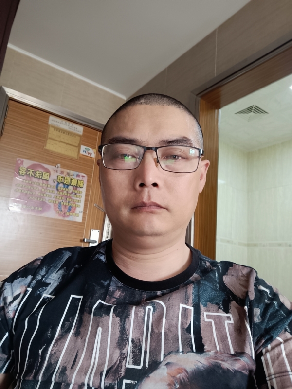 心梦无痕的第一张照片--乌鲁木齐相亲服务中心