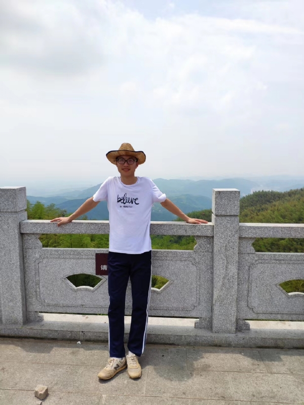 华华的第四张照片--乌鲁木齐相亲服务中心