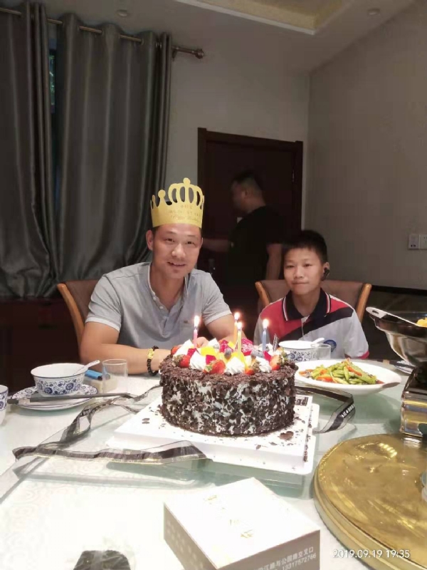 孤独的狼的第一张照片--乌鲁木齐相亲服务中心